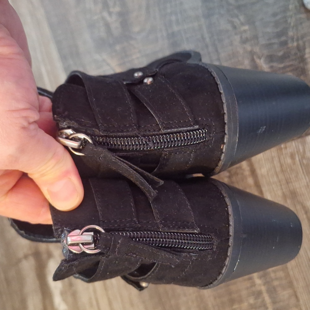 Booties - Picture 4 of 4